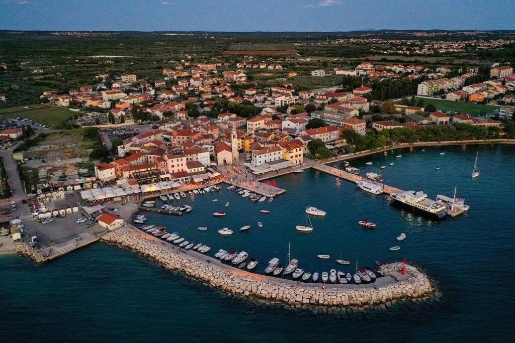 Apartman Dorja Fažana Exteriör bild